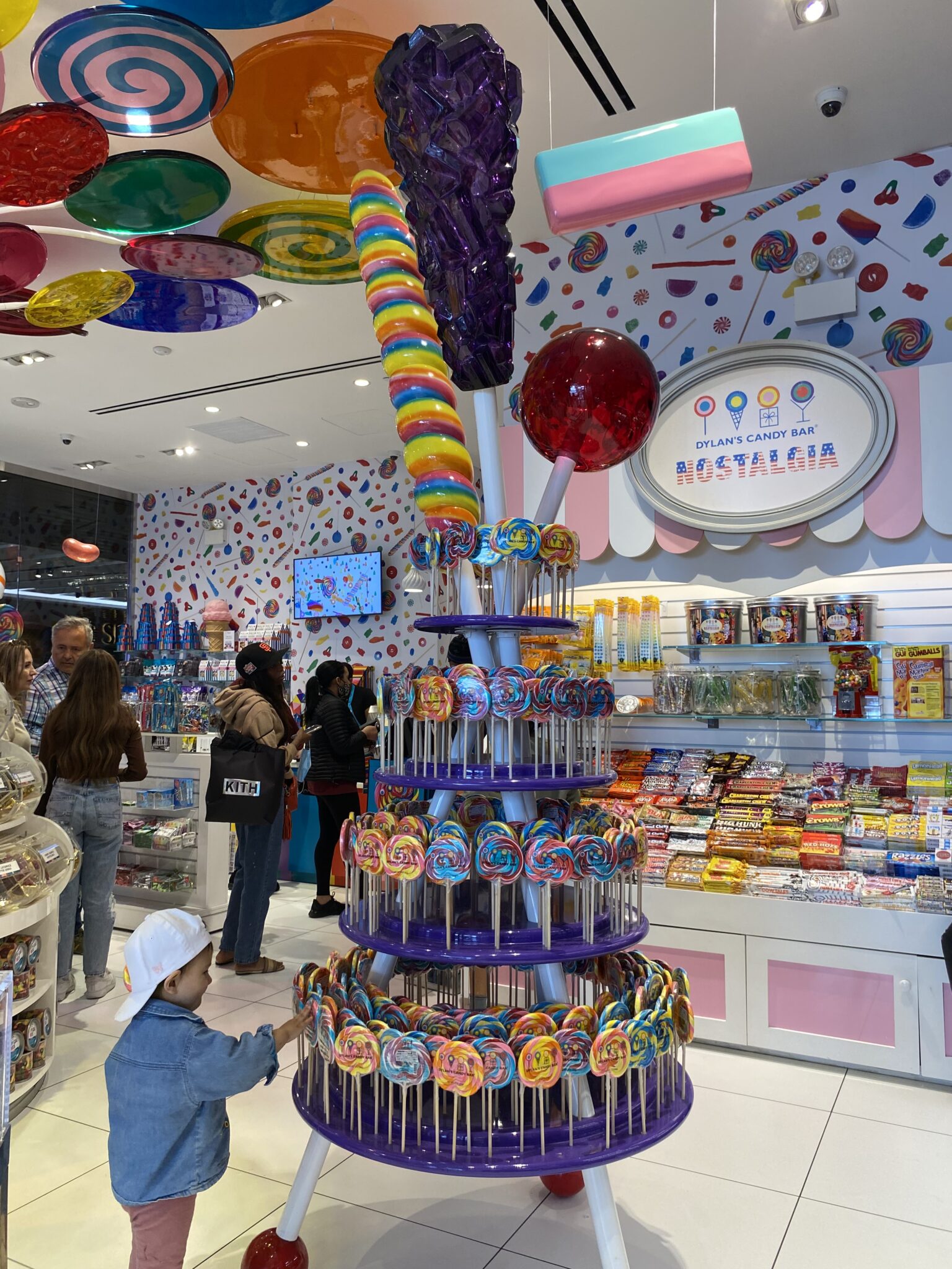 ニューヨーク・可愛らしいお土産 ★ ディランズ・キャンディ・バー Dylan’s Candy Bar ★ マニヴィータ・ニューヨーク